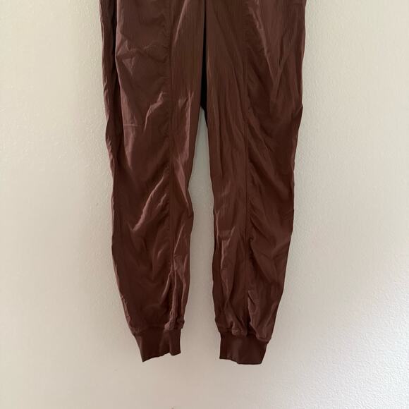 Lululemon Dance Studio Mid-Rise Jogger Roasted Brown SZ 6 - Picture 3 of 7